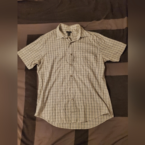 Van Heusen Other - Van Heusen Large Plaid Green Tan Short Sleeve Collared Button Up Shirt